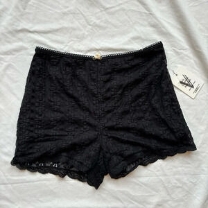 new with tags macy’s black floral lace micro mini shorts
